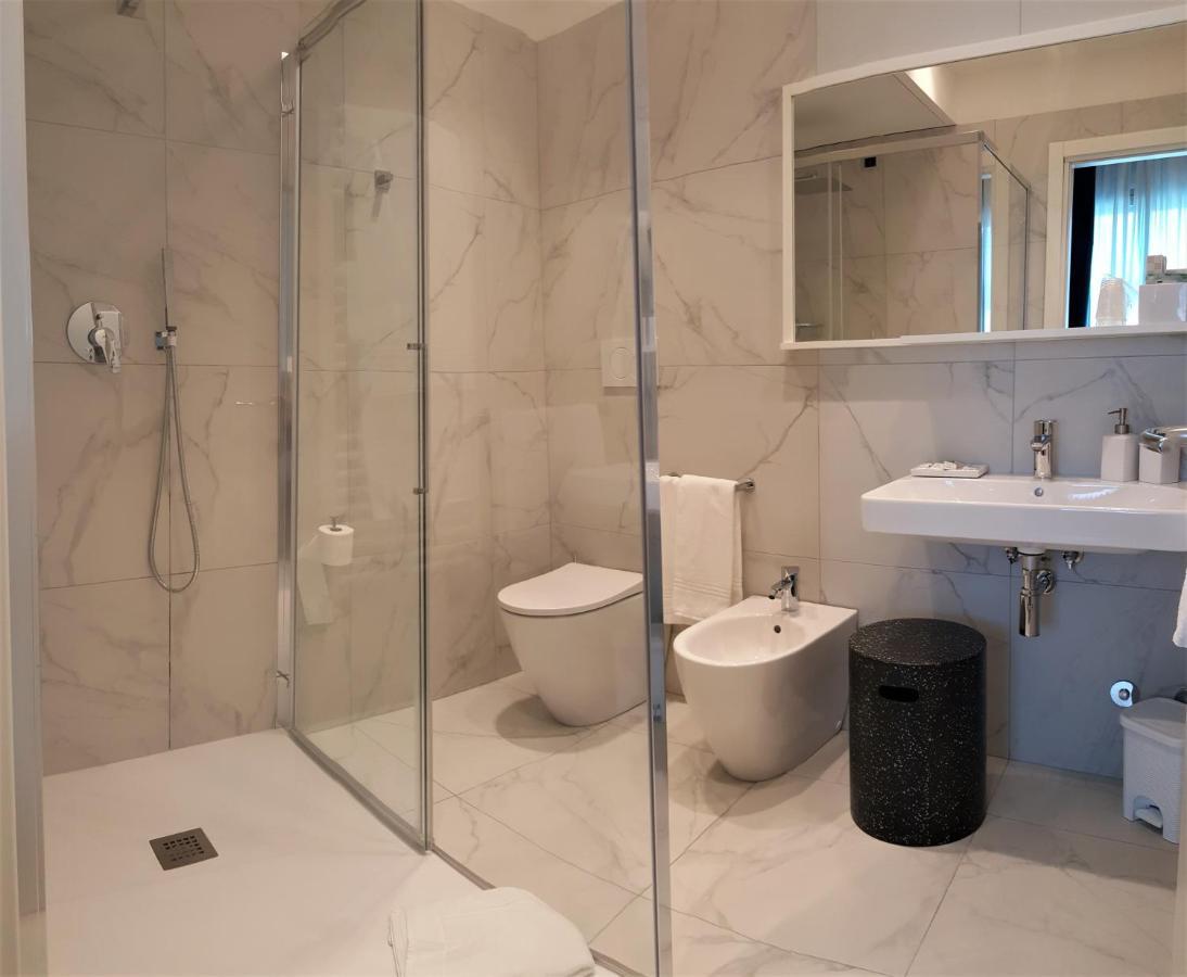 Hotel Poppi Мира Экстерьер фото