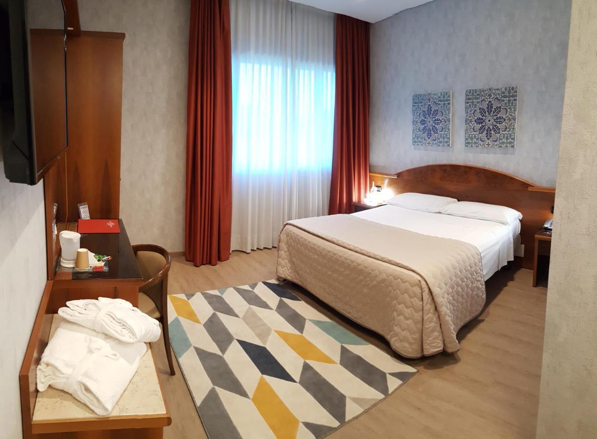 Hotel Poppi Мира Экстерьер фото