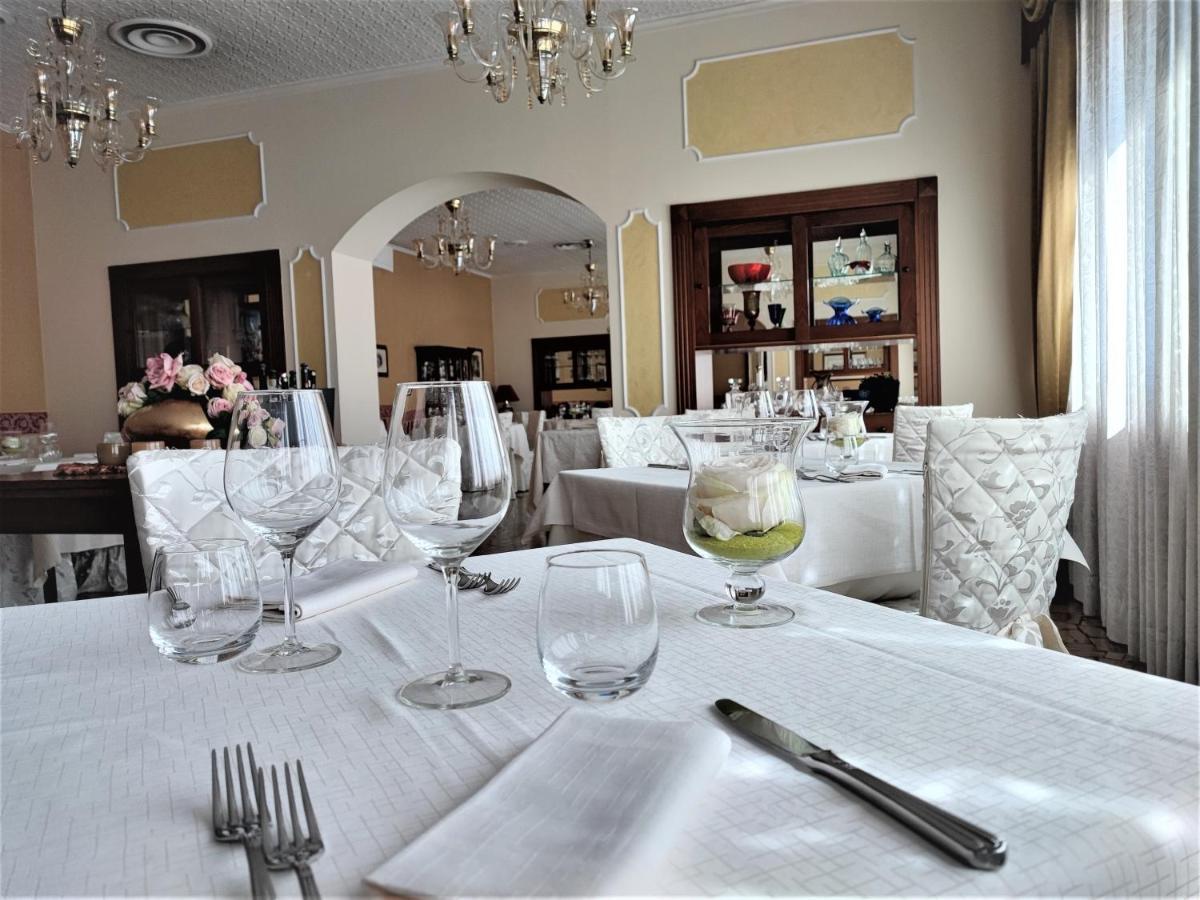 Hotel Poppi Мира Экстерьер фото