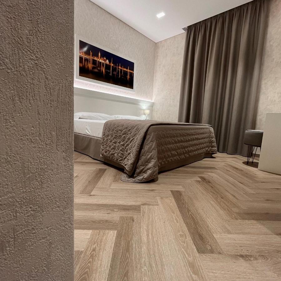 Hotel Poppi Мира Экстерьер фото