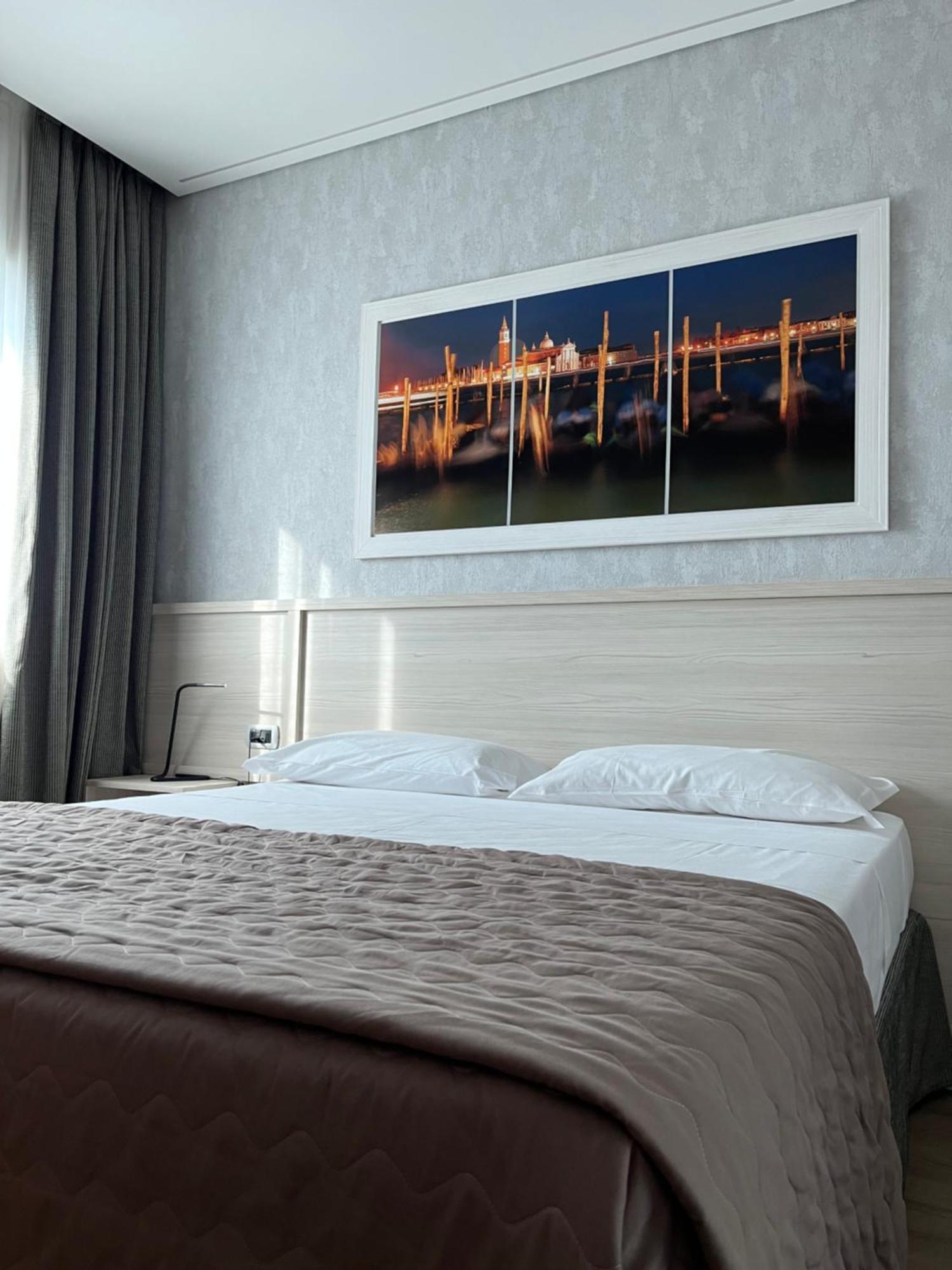 Hotel Poppi Мира Экстерьер фото
