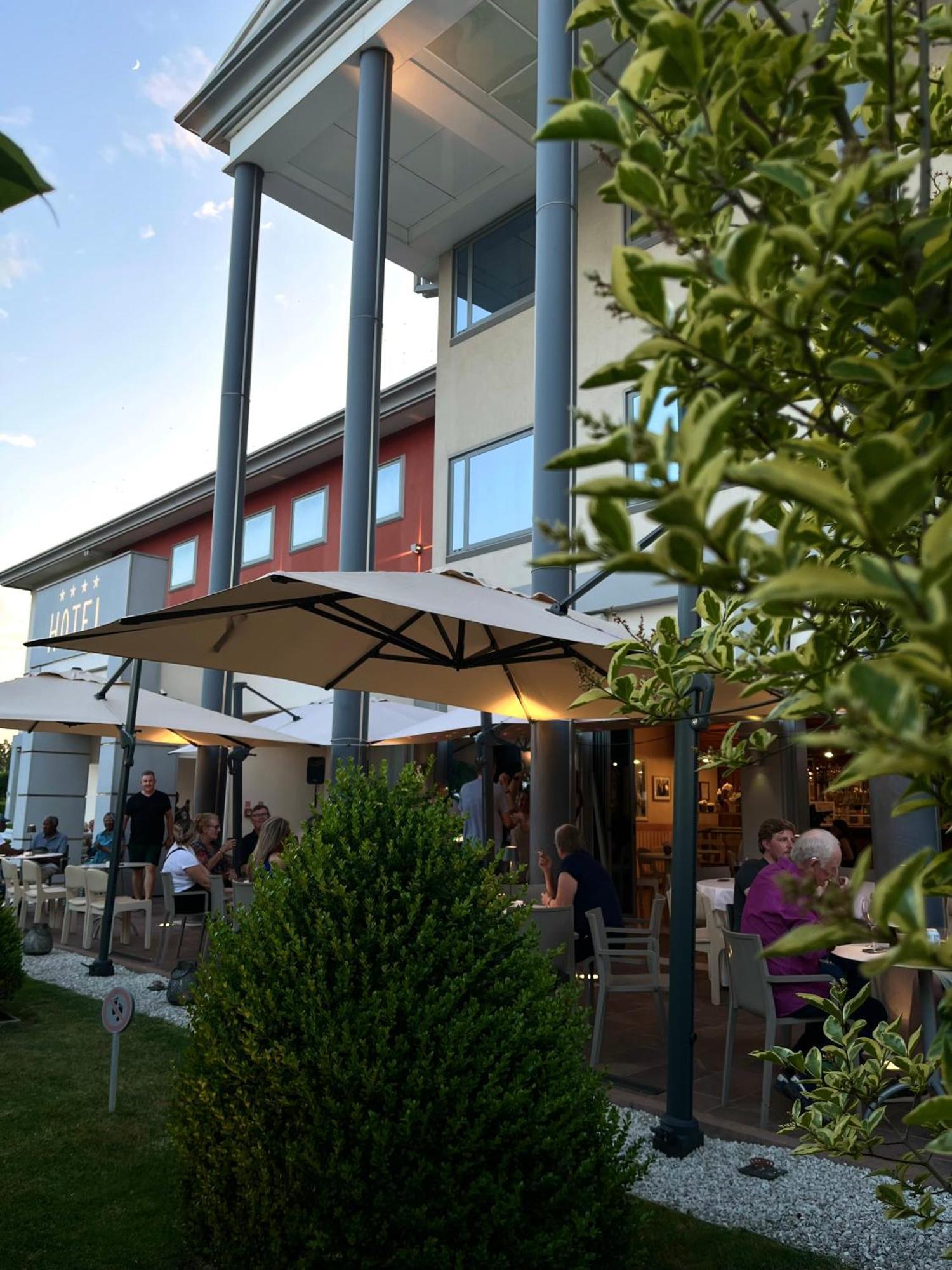 Hotel Poppi Мира Экстерьер фото