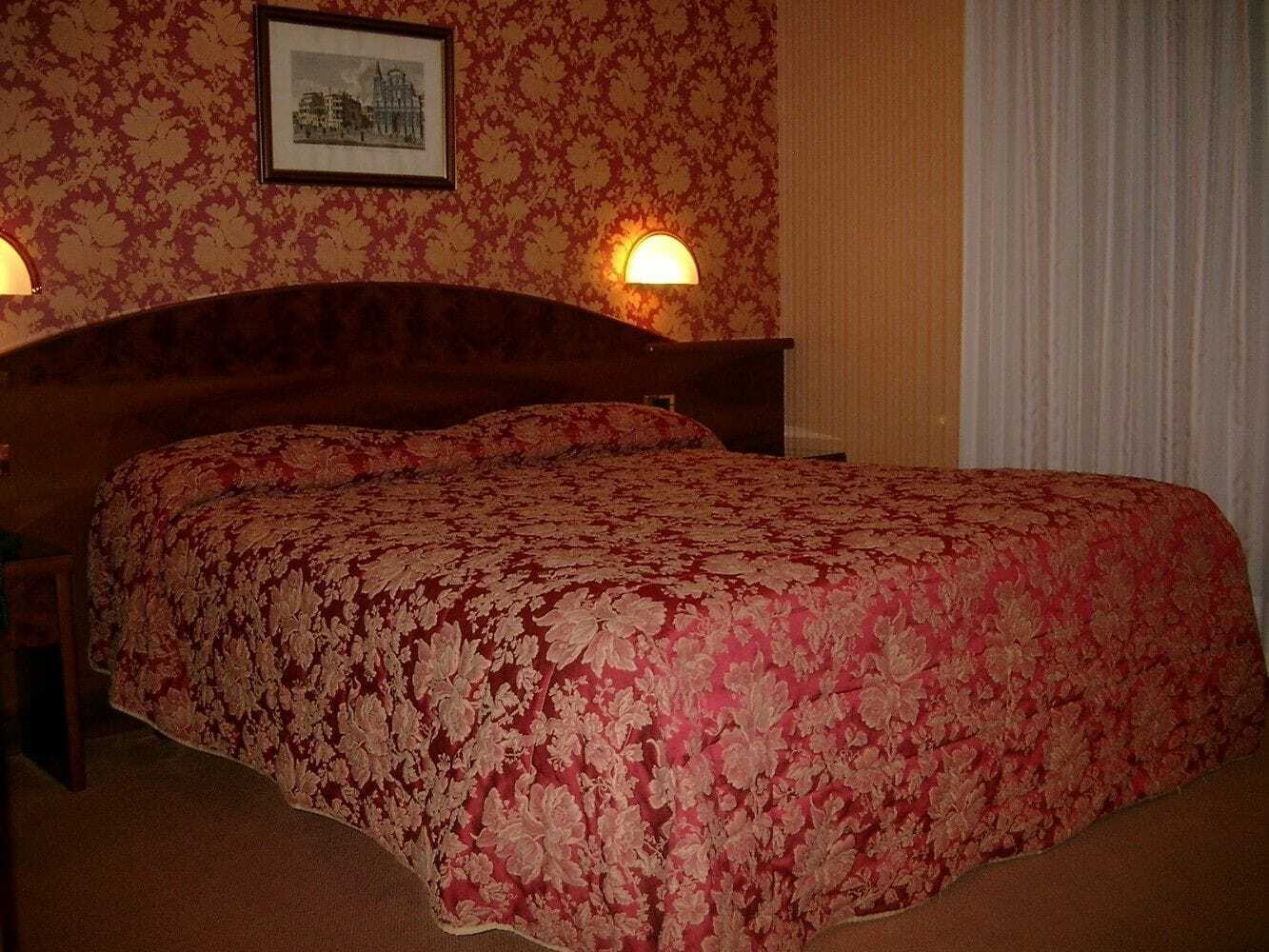 Hotel Poppi Мира Экстерьер фото